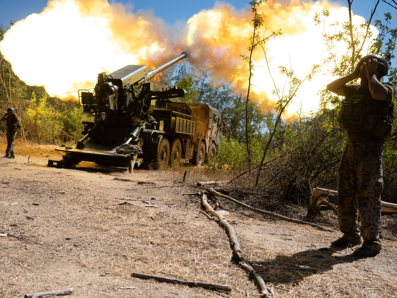 Bis zu einem Schweigen der Waffen in der Ukraine ist es noch weit. (Archivbild) - Foto: Danylo Antoniuk/AP/dpa