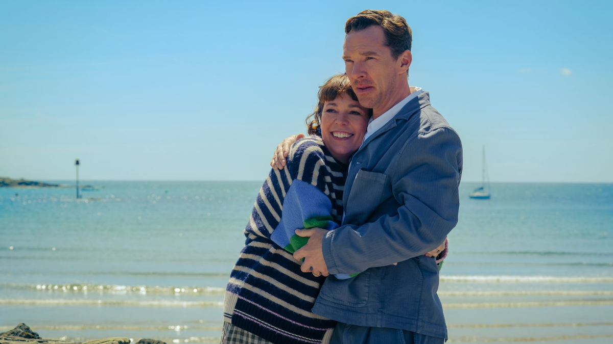 Olivia Colman und Benedict Cumberbatch spielen die Hauptrollen in der turbulenten Scheidungskomödie «Die Rosenschlacht». (Handout) - Foto: Jaap Buitendijk/Disney/dpa