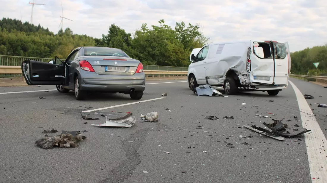 POL-NE: Autofahrerin wird bei Unfall schwer verletzt - Bild: presseportal.de