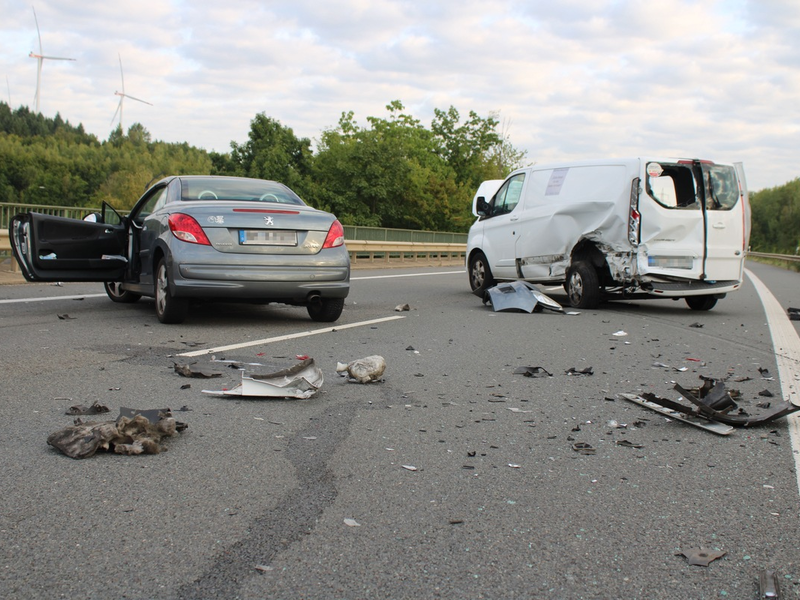 POL-NE: Autofahrerin wird bei Unfall schwer verletzt - Foto: presseportal.de