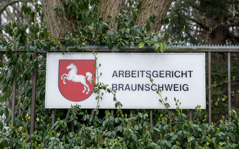 Das Arbeitsgericht Braunschweig hat eine Klage der AfD-nahen Arbeitnehmerorganisation Zentrum auf Zugang zum Werk der VW-Tochter Volkswagen Group Services in Isenbüttel abgewiesen. (Symbolbild) - Foto: Peter Steffen/dpa