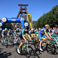 Die Radprofis starten in der Zeche Zollverein in Essen auf die erste Etappe der Deutschland Tour.  - Foto: Federico Gambarini/dpa