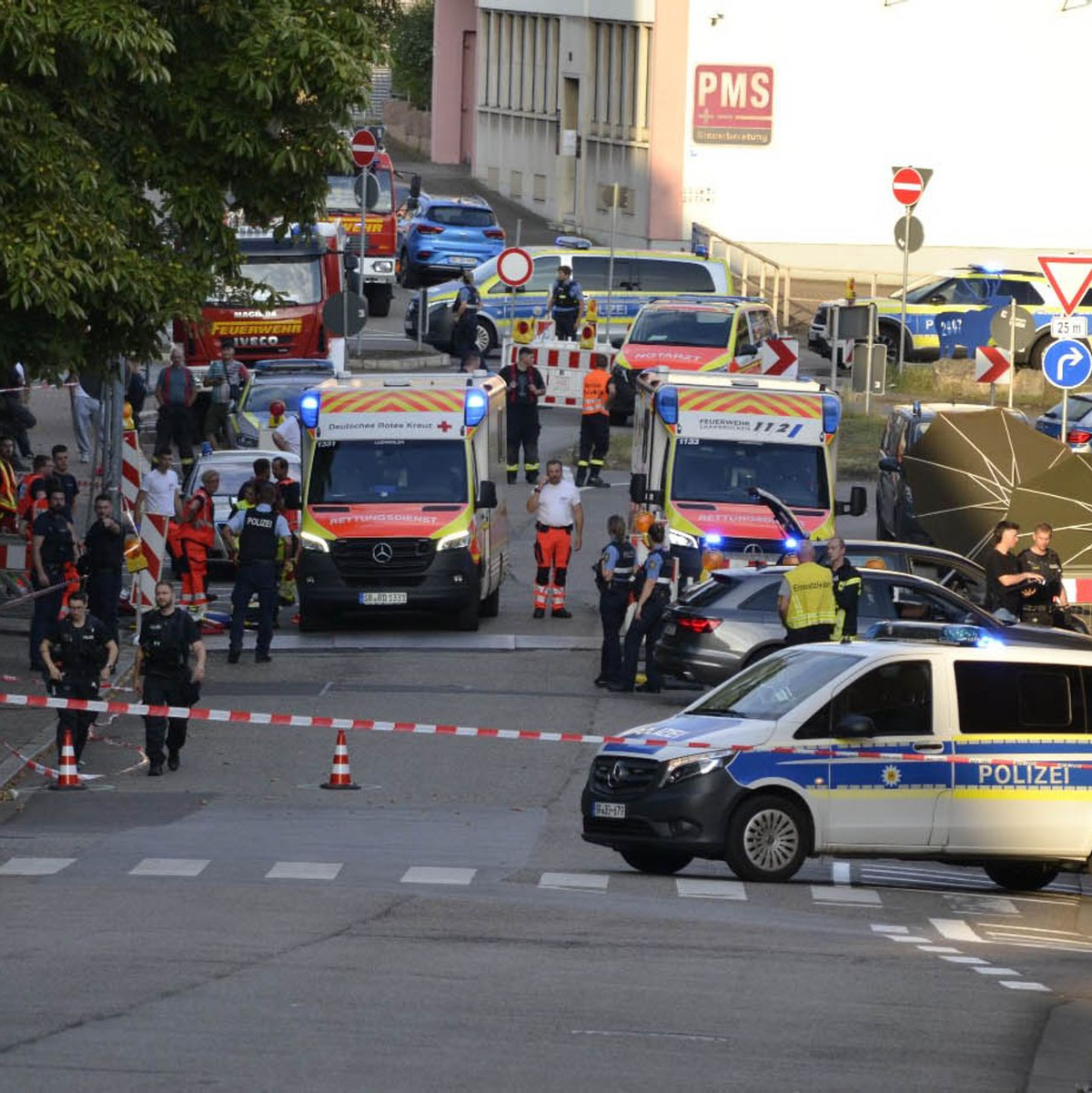 Bei einem Gerangel soll der 18-Jährige an die Dienstwaffe gekommen sein. - Foto: Gianni Gattus/dpa
