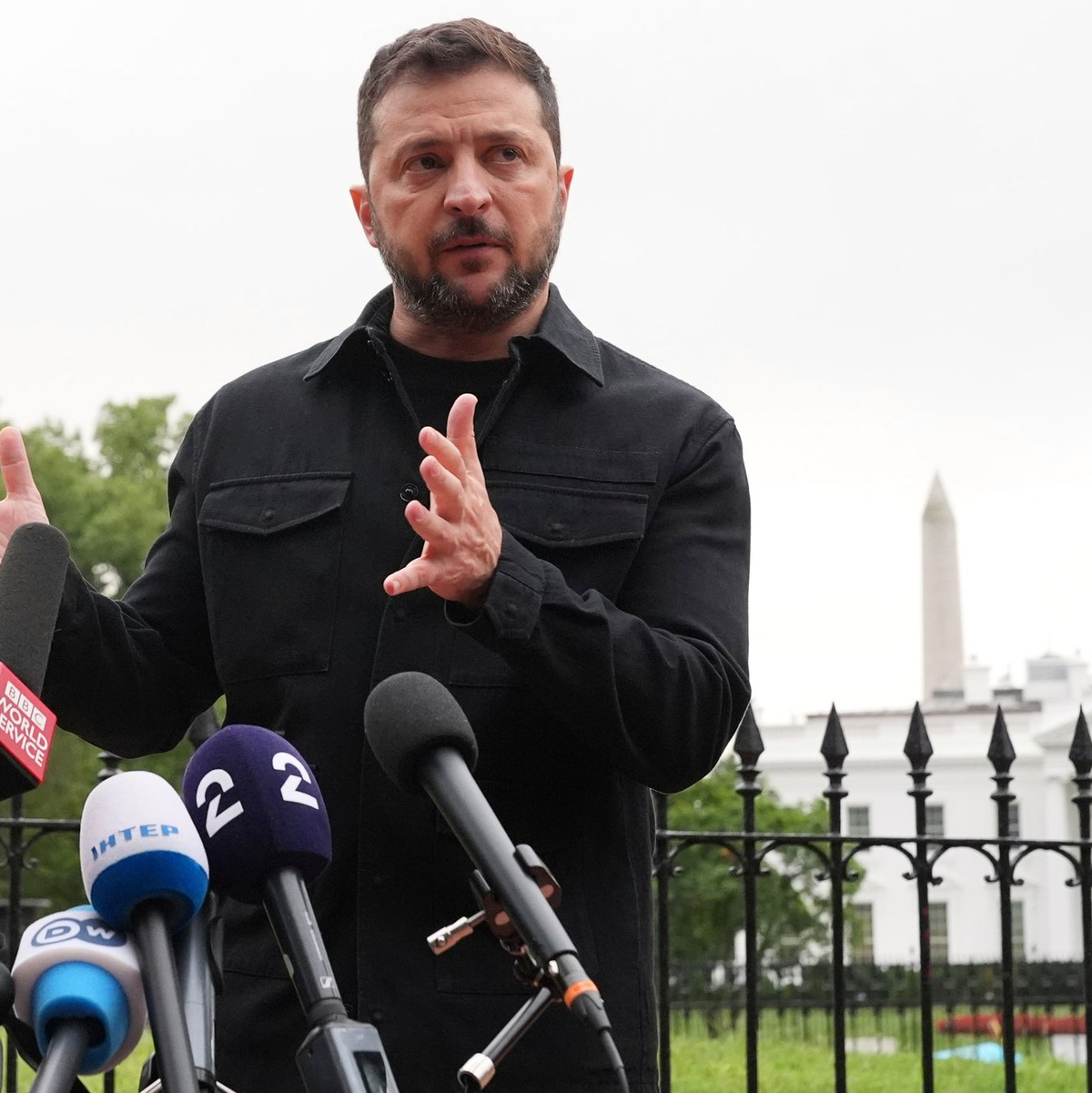 Selenskyj denkt an Gegenangriffe. (Archivbild) - Foto: Jacquelyn Martin/AP/dpa