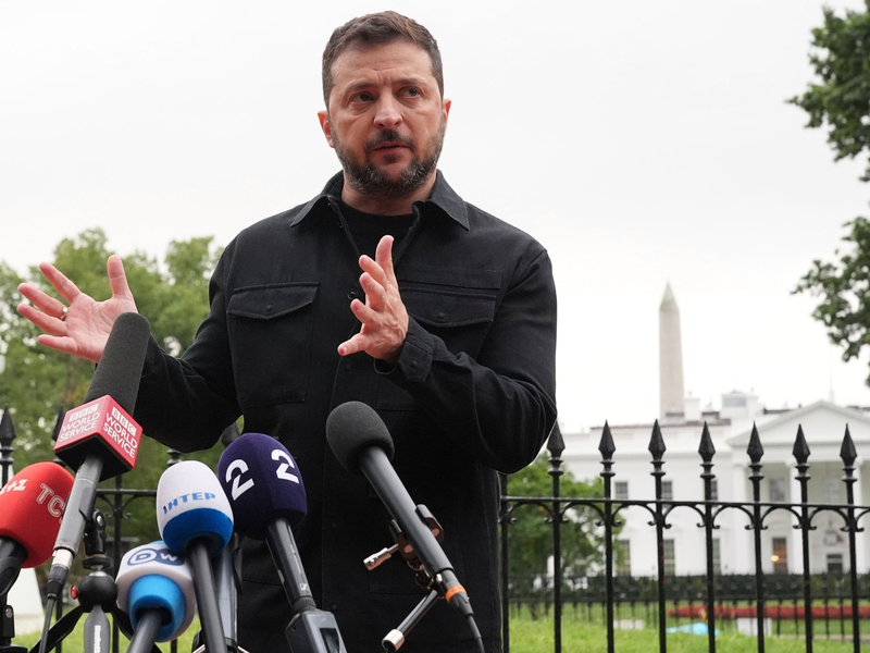 Selenskyj denkt an Gegenangriffe. (Archivbild) - Foto: Jacquelyn Martin/AP/dpa