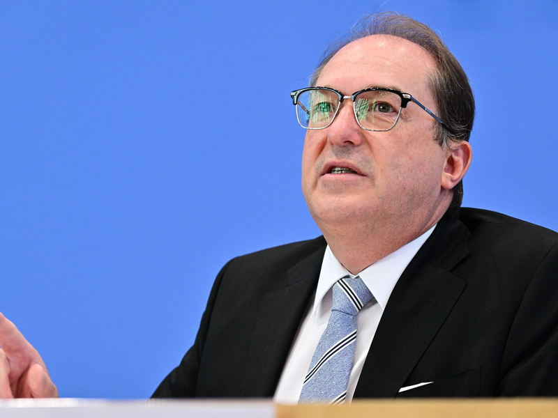 Dobrindt ist erschüttert über die Gewalttat im saarländischen Völklingen.  - Foto: Sebastian Gollnow/dpa