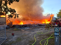 FW Hannover: Großbrand einer Turnhalle in Hannover-Misburg - Foto: presseportal.de