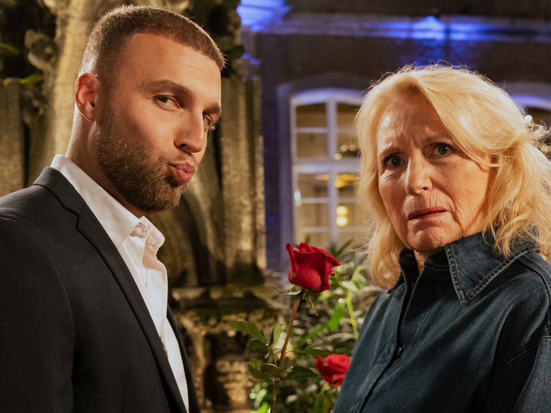 Kunstfigur: Maren Kroymanns sinistrer Zwilling Margot. - Foto: -/ ARD Degeto Film/Ben Knabe,/dpa