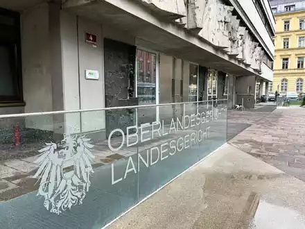 Der kurze Prozess geht in Innsbruck über die Bühne. - Foto: Albert Otti/dpa