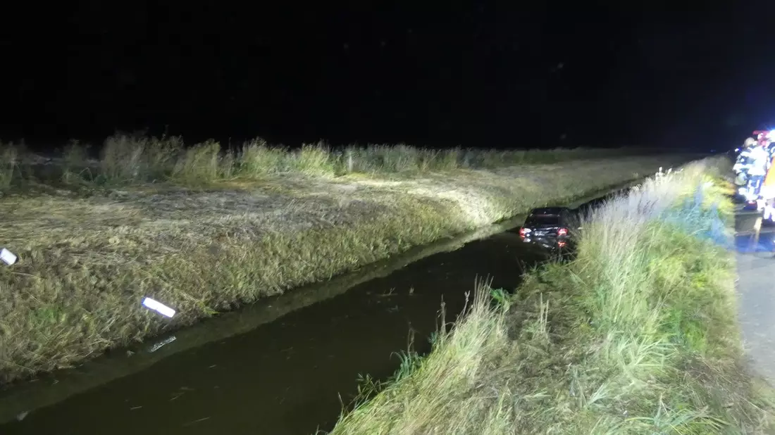 POL-CUX: Verkehrsunfall unter Alkoholeinfluss in Cadenberge - Heranwachsende haben Glück im Unglück - Bild: presseportal.de