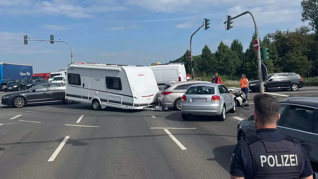 POL-DN: Unfall auf der B 56 - Bild: presseportal.de