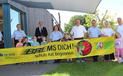 POL-WAF: Kreis Warendorf. Brems Dich! Schule hat begonnen - Verkehrswacht Warendorf und Kreispolizeibehörde Warendorf machen gemeinsam mit angehenden Schulkindern auf Schulbeginn aufmerksam - Foto: presseportal.de