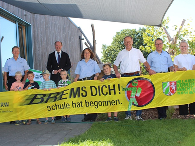 POL-WAF: Kreis Warendorf. Brems Dich! Schule hat begonnen - Verkehrswacht Warendorf und Kreispolizeibehörde Warendorf machen gemeinsam mit angehenden Schulkindern auf Schulbeginn aufmerksam - Foto: presseportal.de