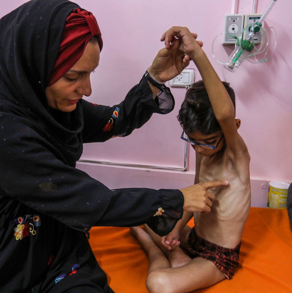 Kinder unter fünf Jahren sind bei Mangelernährung in Lebensgefahr. (Archivbild) - Foto: Abed Rahim Khatib/dpa
