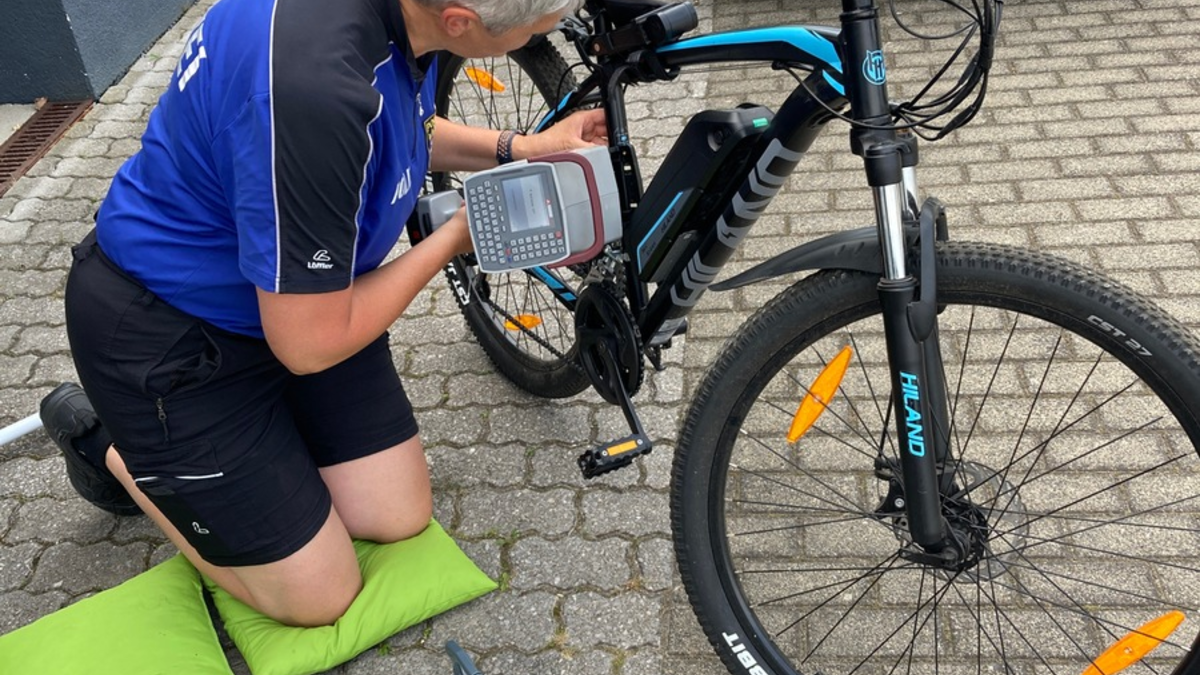 POL-LM: +++ Cannabis-Plantage bei Durchsuchung entdeckt +++ Räuber erbeuten Fahrrad +++ Gewässerverunreinigung +++ Kind in Auto eingeschlossen +++ - Foto: presseportal.de