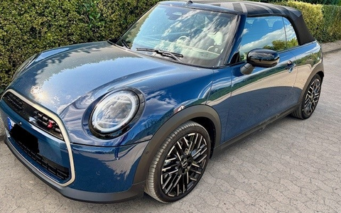 POL-H: Hannover-Döhren: Dunkelblauer Mini-Cooper gestohlen - Polizei bittet um Hinweise - Foto: presseportal.de POL-H: Hannover-Döhren: Dunkelblauer Mini-Cooper gestohlen - Polizei bittet um Hinweise - Foto: presseportal.de