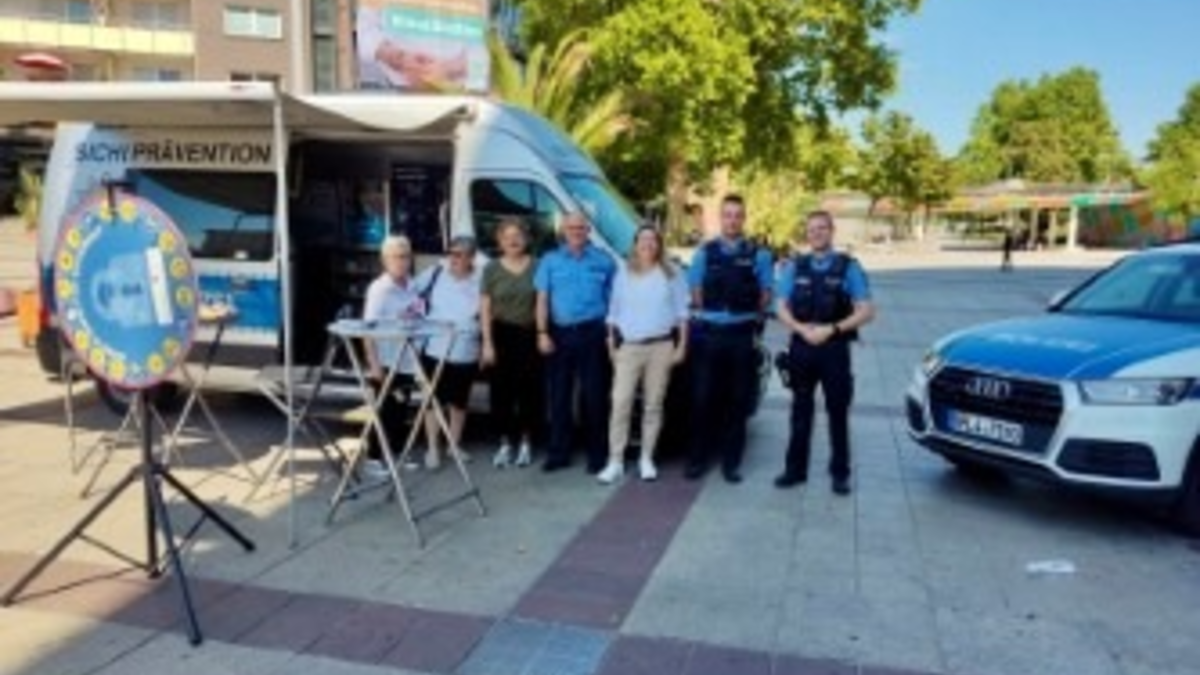 POL-PPRP: Präventionsexperten vor Ort: Positive Bilanz der Informationsveranstaltungen am Berliner Platz - Foto: presseportal.de