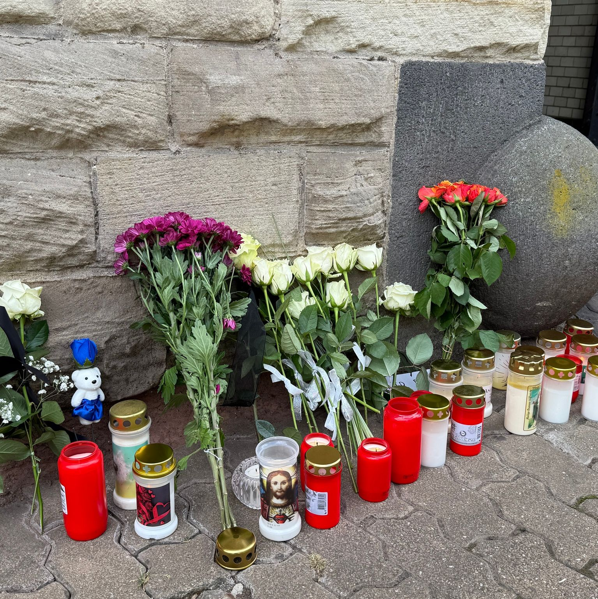 Die Stadt ist laut Oberbürgermeister sehr getroffen. - Foto: Christian Schultz/dpa