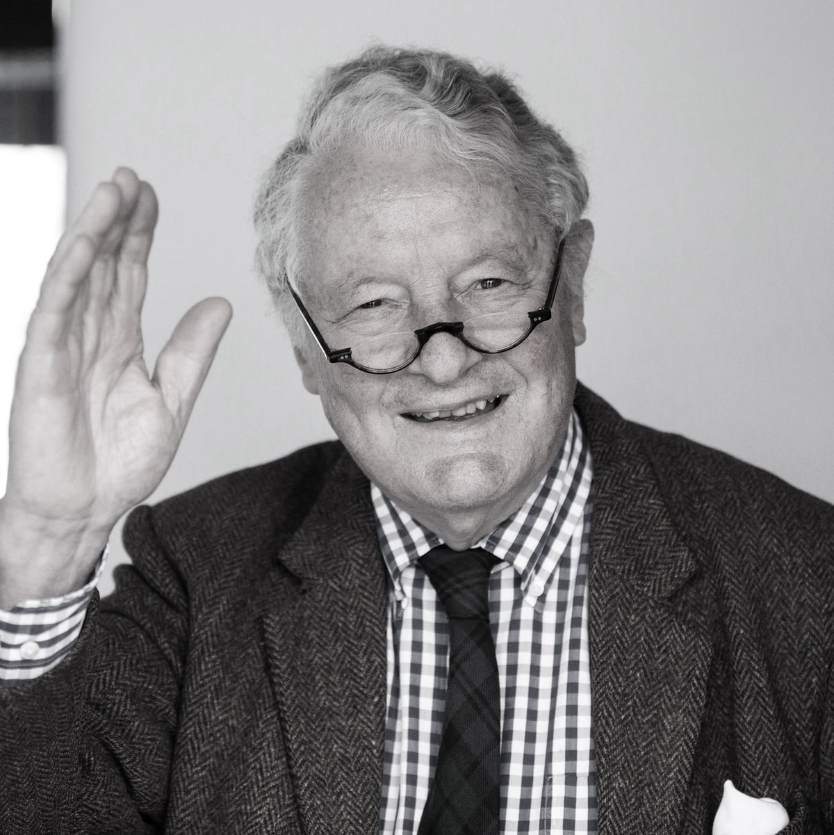 Rolf Seelmann-Eggebert war über Jahrzehnte der Adelsexperte schlechthin im deutschen Fernsehen. (Archivfoto) - Foto: picture alliance / Christian Charisius/dpa