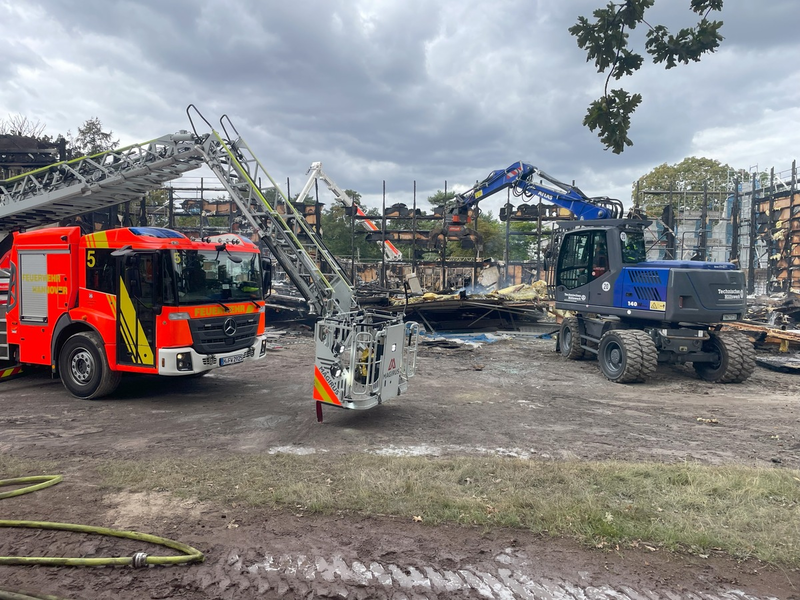 FW Hannover: Abschlussmeldung zum Turnhallenbrand in Hannover-Misburg - Foto: presseportal.de