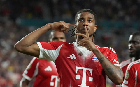 Bayern Münchens Michael Olise hat das erste Tor in der neuen Bundesligasaison erzielt. (Archivbild) - Foto: Rebecca Blackwell/AP/dpa