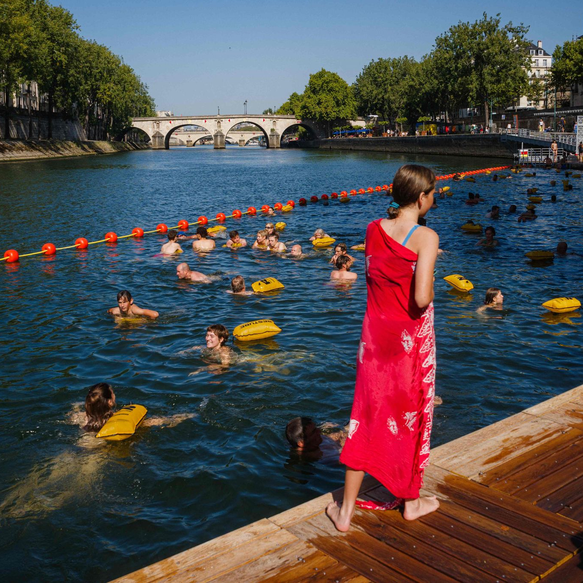 Wieder in der Seine schwimmen zu können, war ein lange gehegter Wunsch der Menschen in Paris (Archivbild). - Foto: Dimitar Dilkoff/AFP/dpa