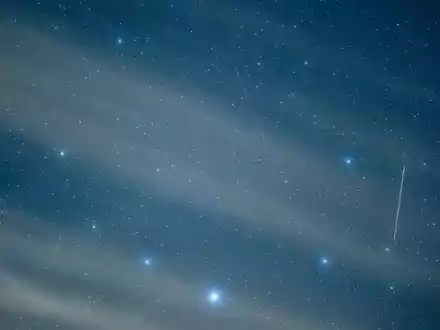 Das Sternbild Nördliche Krone, wo T Coronae Borealis aufleuchten soll - Foto: Patrick Pleul/dpa
