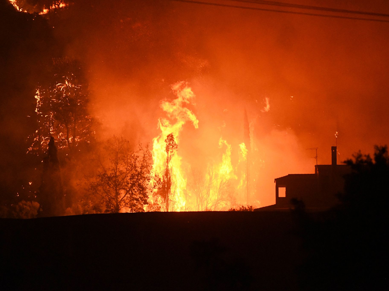 Fast immer sind die Brände menschengemacht - ob aus Versehen oder mit Absicht. (Archivbild) - Foto: Giannis Androutsopoulos/AP/dpa