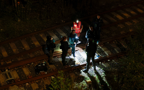 Auch der Staatsschutz soll den Angaben zufolge vor Ort gewesen sein. - Foto: Thomas Banneyer/dpa