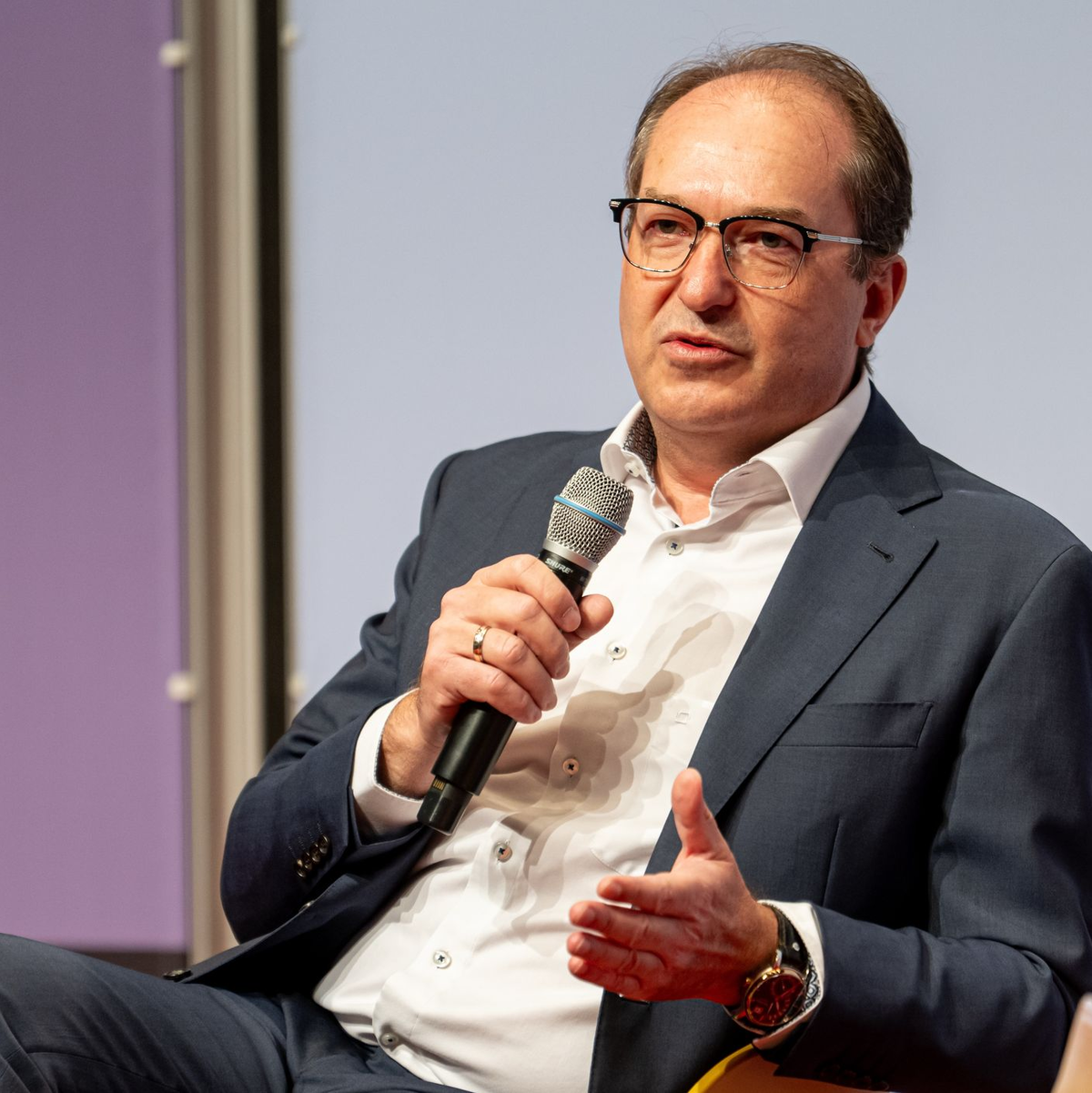 Am Tag der offenen Tür der Bundesregierung gab es einen Kuchen. Das Bundesamt für Verfassungsschutz feiert in diesem Jahr sein 75-jähriges Bestehen. (Archivfoto) - Foto: Fabian Sommer/dpa