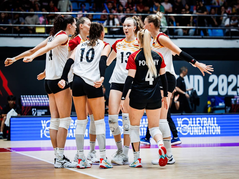 Zwei Spiele, zwei Siege: Die Deutschen stehen im Achtelfinale. - Foto: ---/Deutscher Volleyball-Verband /dpa
