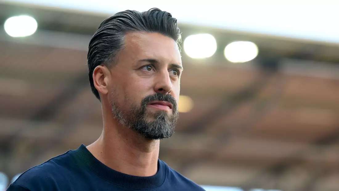 Feiert am Samstag seine Heimpremiere als Augsburg-Trainer: Sandro Wagner. (Archivbild) - Bild: Hendrik Schmidt/dpa