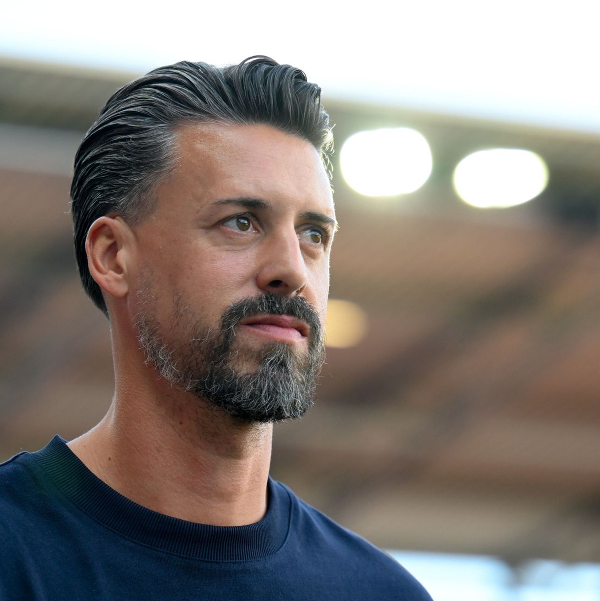 Feiert am Samstag seine Heimpremiere als Augsburg-Trainer: Sandro Wagner. (Archivbild) - Foto: Hendrik Schmidt/dpa