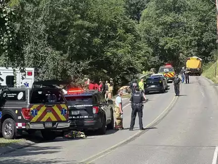 Wie schwer die Menschen verletzt wurden, war zunächst unklar. - Foto: Jessica Riley/KDKA-TV News/AP/dpa