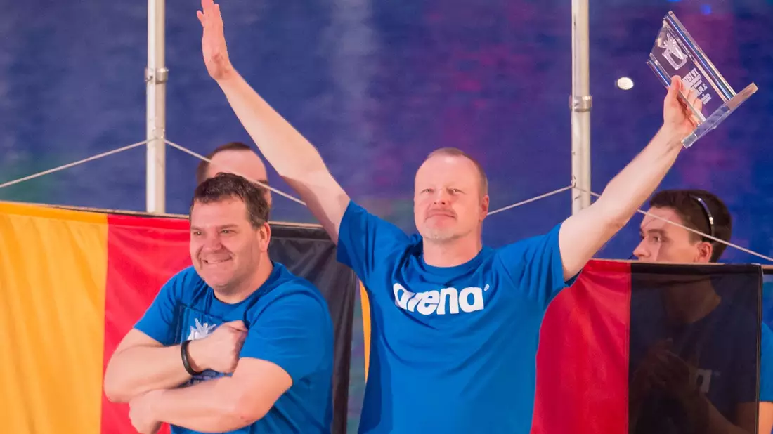 Stefan Raab und Elton arbeiten schon lange immer wieder zusammen. (Archivfoto) - Bild: picture alliance / dpa