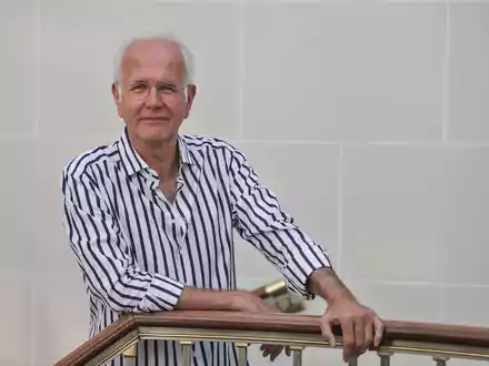 Harald Schmidt hat einen Tipp für alle, die auswandern wollen: Erst mal die Lage vor Ort checken. (Archivbild) - Foto: Oliver Berg/dpa