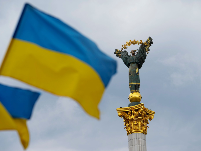 Die Ukraine feiert ihren Unabhängigkeitstag - genau dreieinhalb Jahre nach Beginn der russischen Invasion. - Foto: Sean Kilpatrick/The Canadian Press/AP/dpa