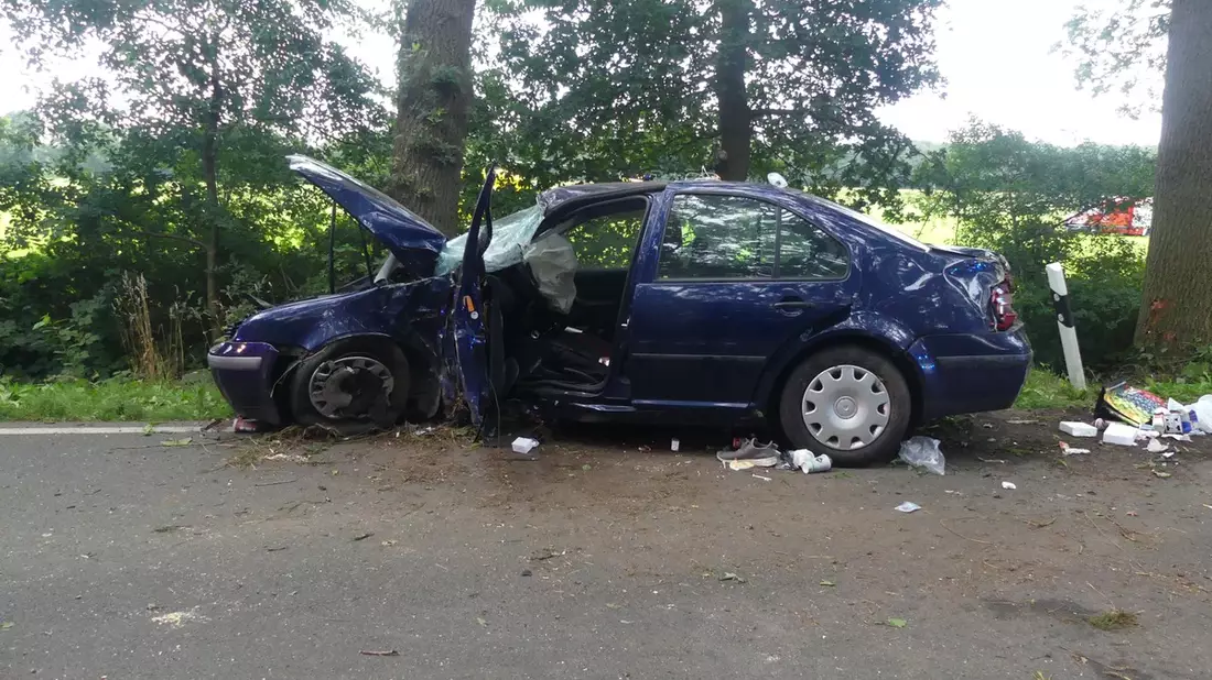 POL-CUX: Schwerer Verkehrsunfall mit einer lebensgefährlich verletzten Person - Bild: presseportal.de