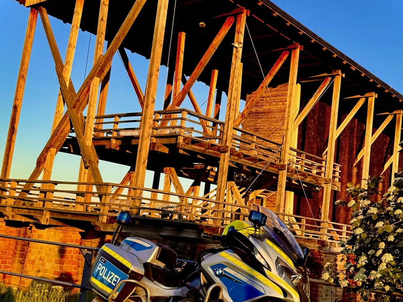 POL-PDNW: Ausflug mit dem Moped, aber sicher! Der Motorradkontrolltrupp der Polizeidirektion Neustadt kontrollierte und informierte rund ums Thema sicheres Bike - Foto: presseportal.de