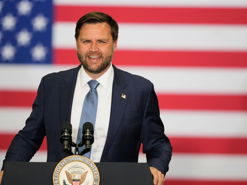 Vance bekräftigt, die USA würden in der Ukraine keine Bodentruppen einsetzen. (Archivbild) - Foto: Brynn Anderson/AP/dpa