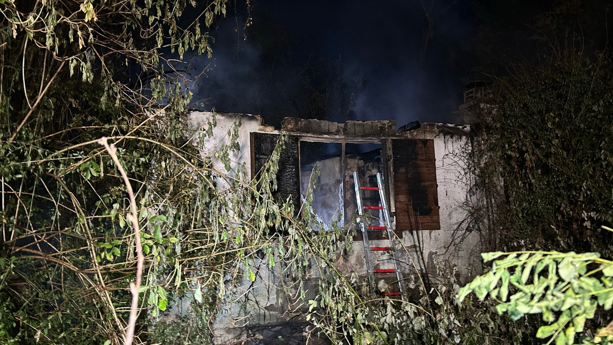 POL-PIROK: Brand eines verlassenen Wochenendhauses - Foto: presseportal.de