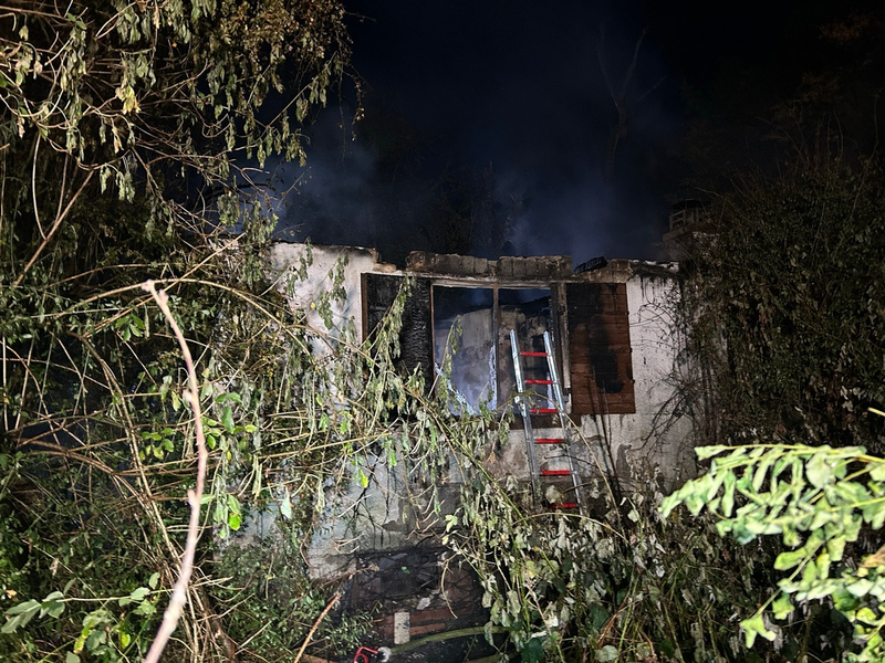 POL-PIROK: Brand eines verlassenen Wochenendhauses - Foto: presseportal.de