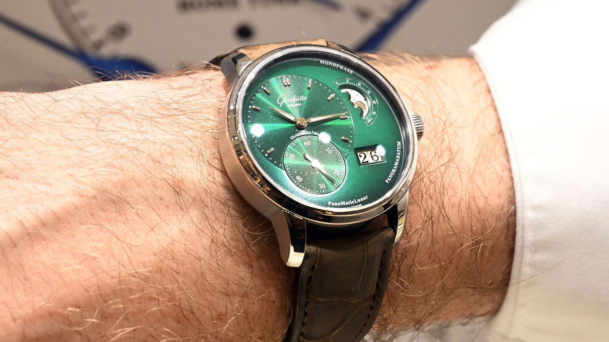 Juweliere nehmen verstärkt Interesse junger Kundschaft wahr.  - Foto: Uli Deck/dpa