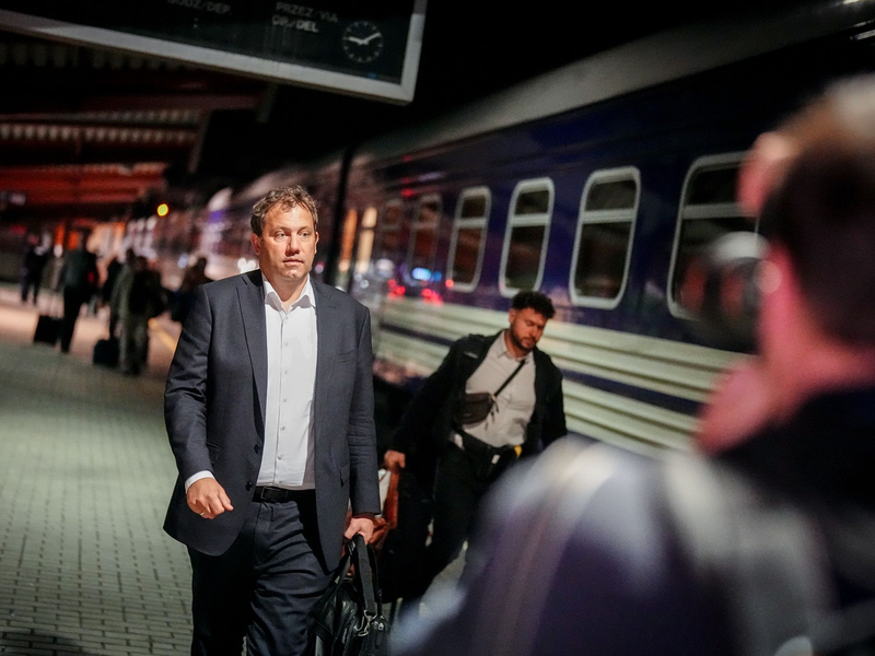 Klingbeil erinnert an gefallene ukrainische Soldaten. - Foto: Kay Nietfeld/dpa