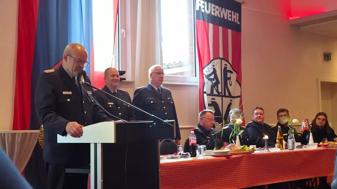 FW-ROW: Feuerwehr wichtiger denn je - Delegiertenversammlung des Kreisfeuerwehrverbandes Rotenburg e.V. in Jeersdorf - Bild: presseportal.de
