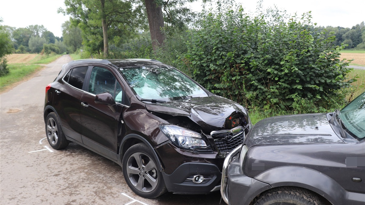 POL-HX: Zusammenstoß auf Feldweg - Eine Person schwer verletzt - Foto: presseportal.de