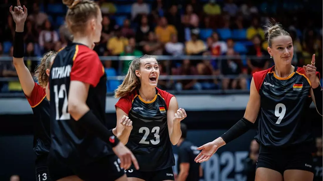 Die deutschen Volleyballerinnen feierten einen souveränen Sieg. - Bild: ---/volleyballworld/dpa