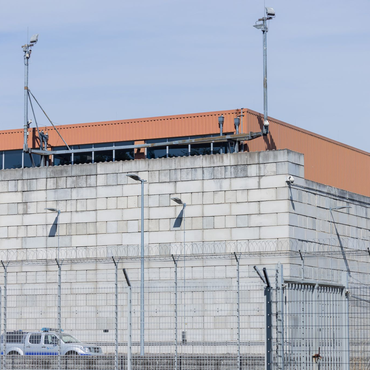 Auf dem Gelände des Forschungszentrums Jülich lagern die Castorbehälter. - Foto: Rolf Vennenbernd/dpa