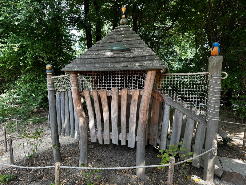 FW Hennef: Kind in Spielgerät eingeklemmt - Foto: presseportal.de