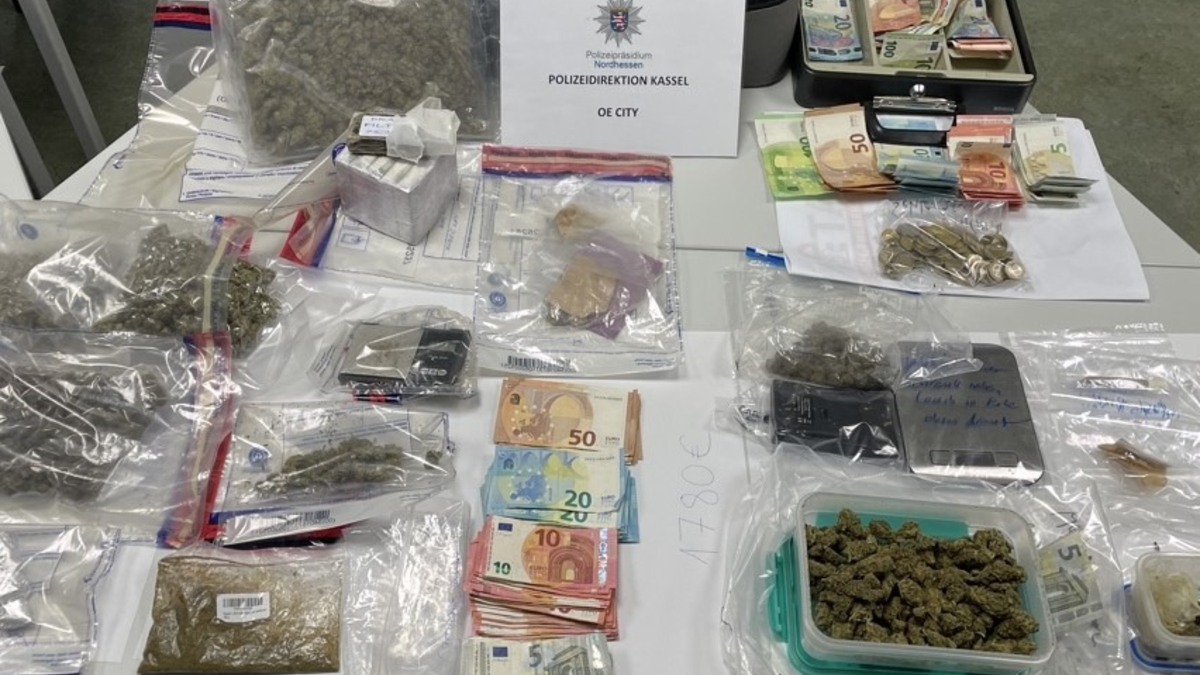 POL-KS: Drogen an Jugendliche verkauft: Zwei Kilo Drogen sichergestellt, 24-Jähriger dank Zeugenhinweis festgenommen - Foto: presseportal.de